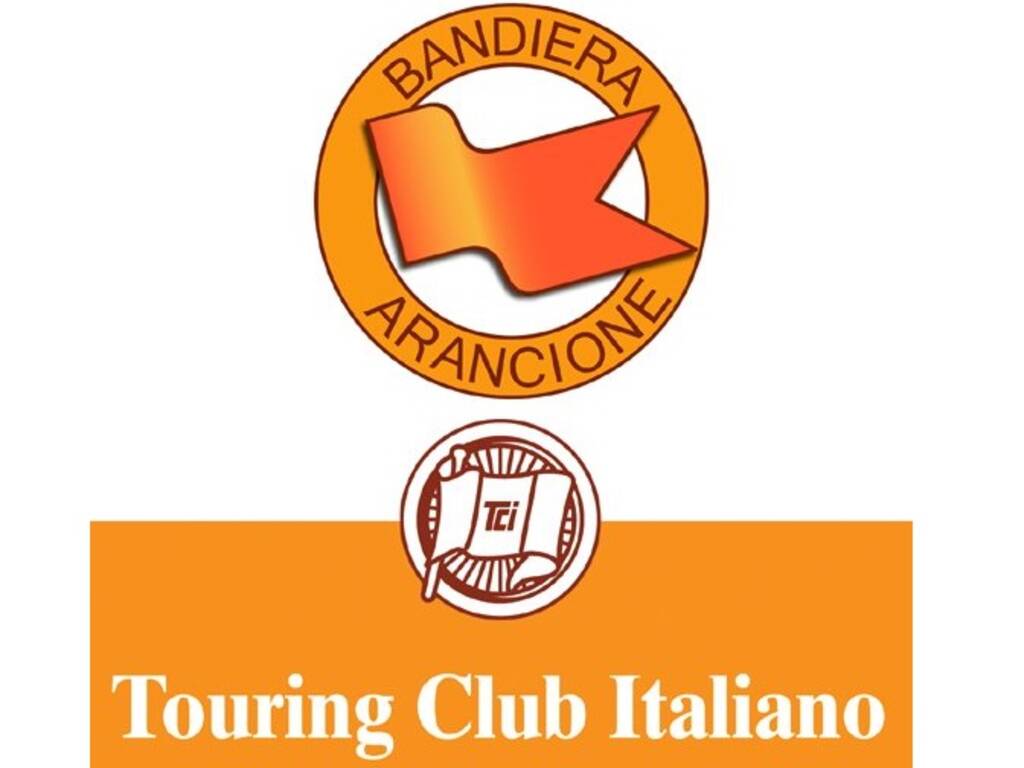 bandiera-arancione-touring-club-162207.1024x768